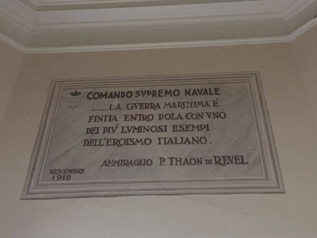 Raffaele Paolucci's tomb, Orsogna (9).JPG